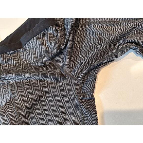 Lululemon leggings size. 8 - Picture 6 of 8